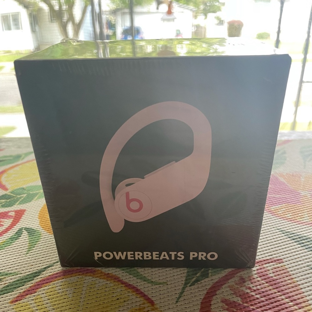 Powerbeats pro for sale (PINK) brad new